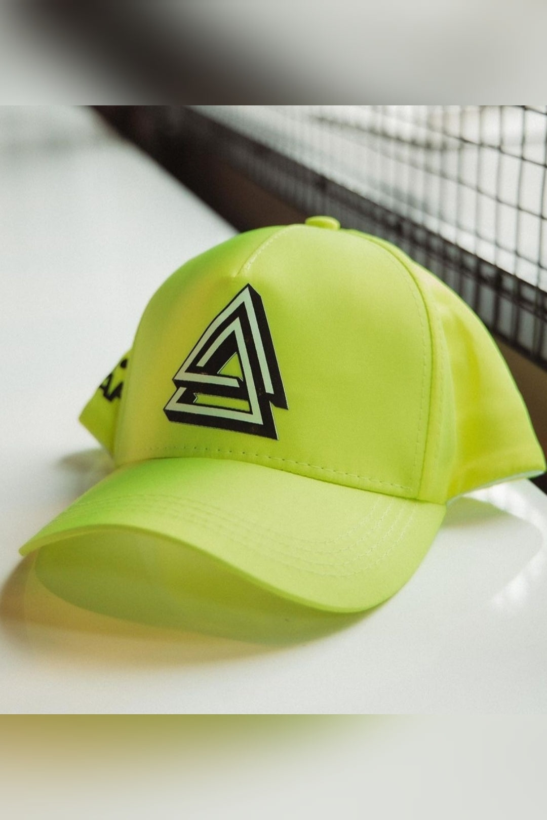 CAP LA MAFIA NEON